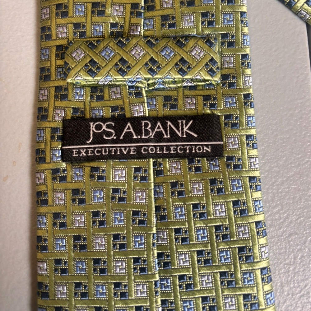 Jos. A. Bank Mens Neck Tie Executive Collection Green Geometric 60" - Picture 6 of 8